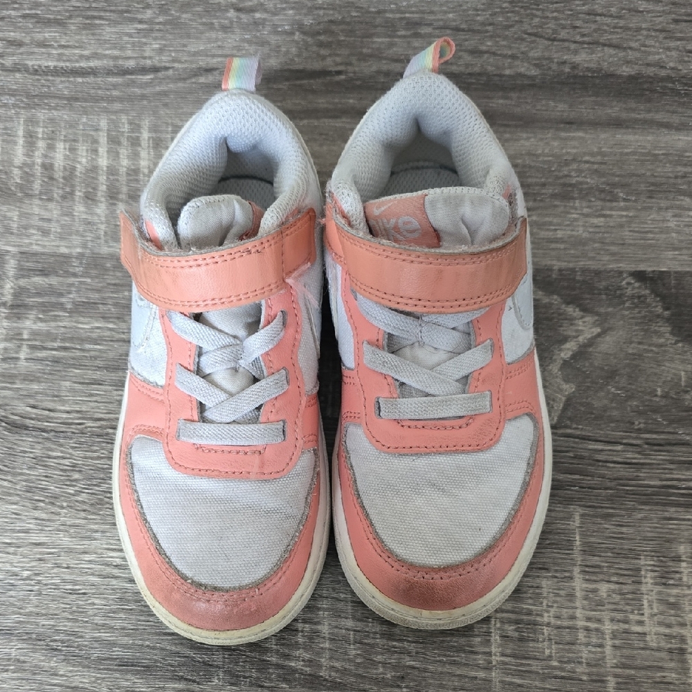 Nike Pink and White Sneakers Sporty Design